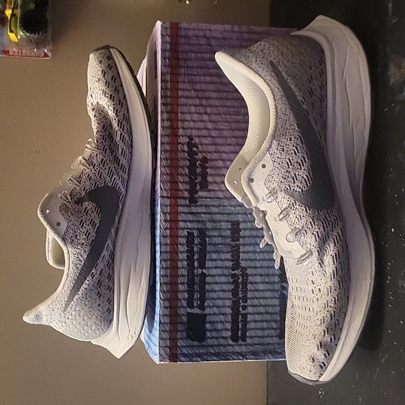 Nike Air Zoom Pegasus - Picture 2 of 3